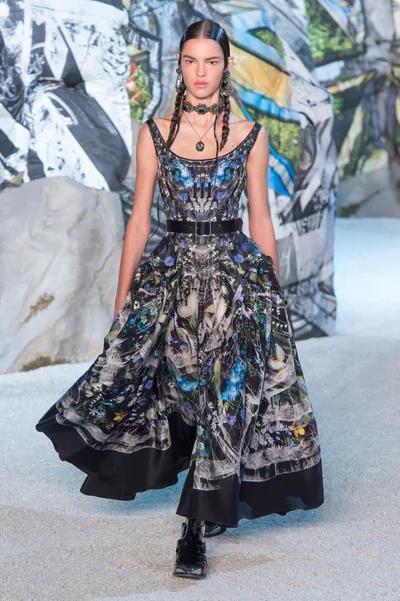 Look 9